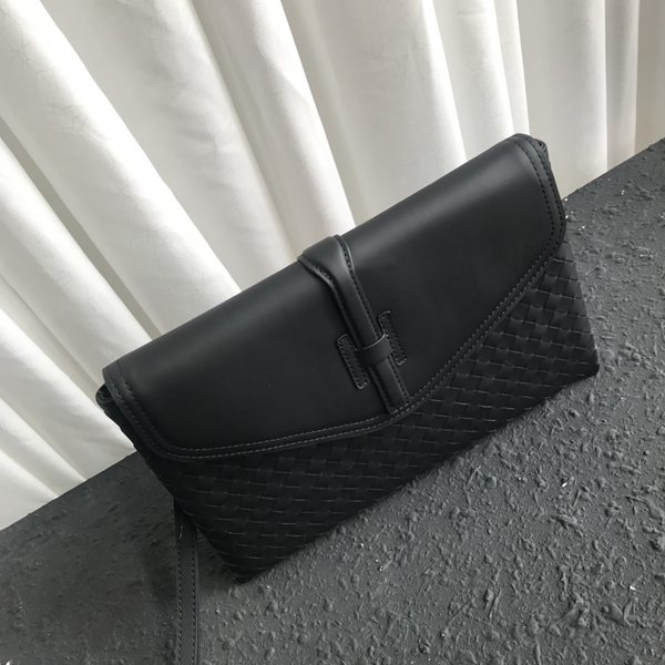 ボッテガヴェネタバッグ背面デザイン